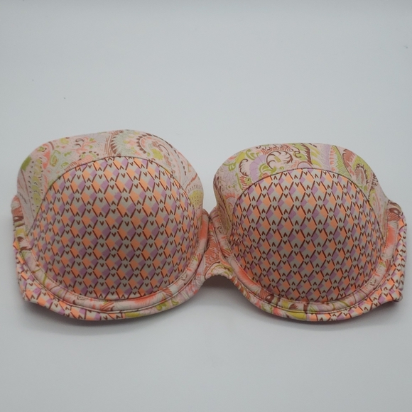 ⭐2/$35⭐ Victoria's Secret Strapless "The Flirt Ba… - Picture 1 of 3
